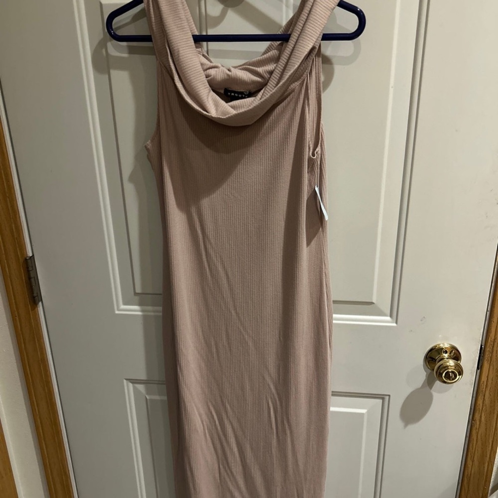NWT Trouv’e Ribbed Off The Shoulder Midi Dress Rayon Stretch light tan medium